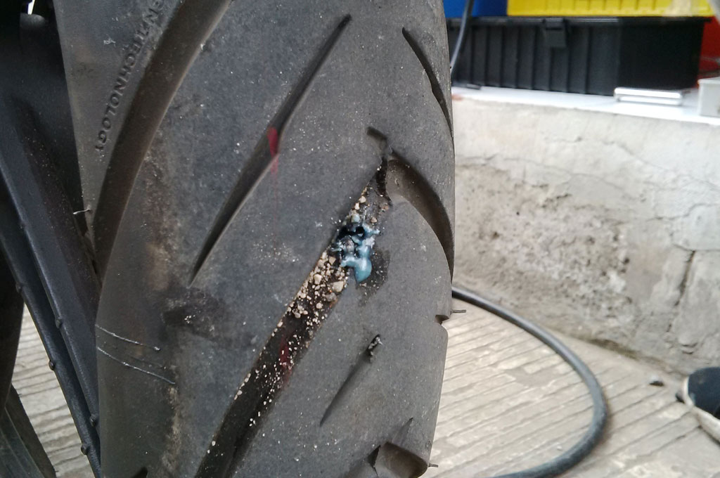 Pakai Cairan <i>Tyre Sealant</i>, Tak Jamin Ban Anti Bocor 