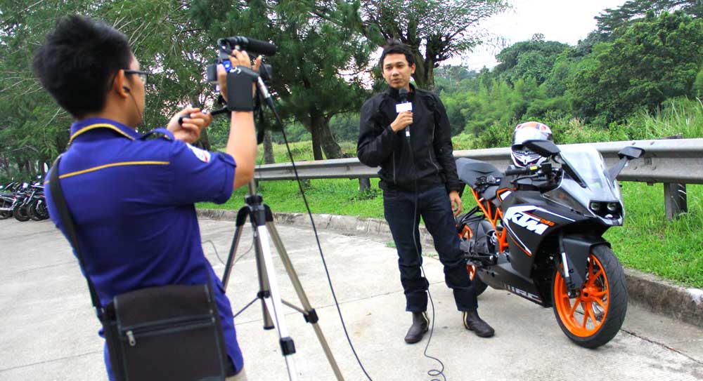 <i>Test Ride</i> KTM RC200, Motor Jalan Raya Siap Kompetisi