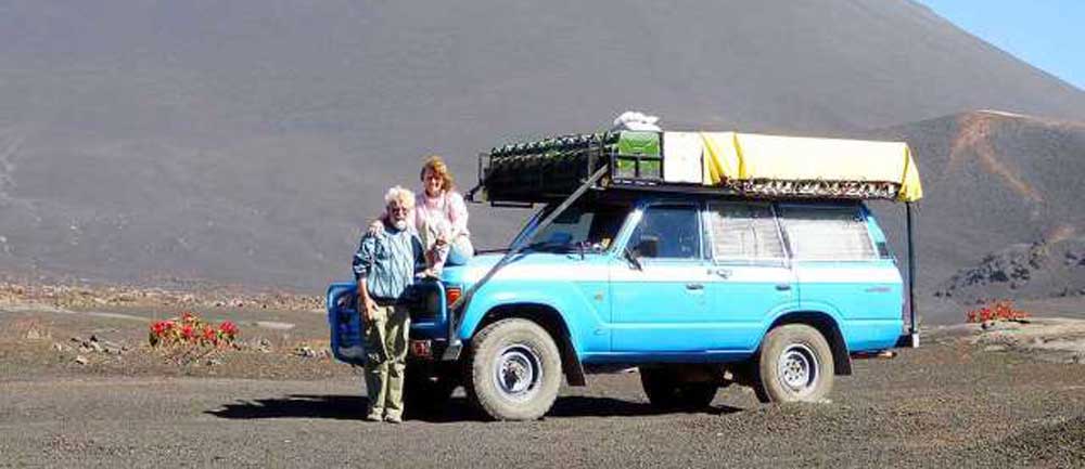 Suami-Istri 30 Tahun Keliling Dunia Dengan Land Cruiser