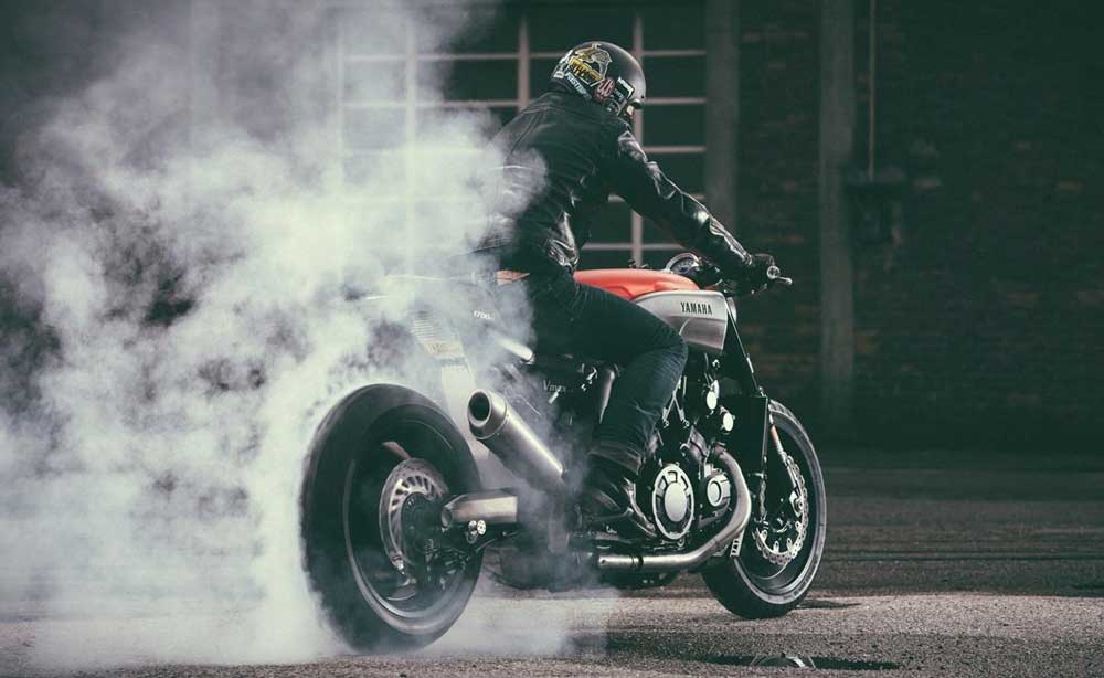 Yamaha VMAX Infrared, Edisi HUT 30 Versi <i>Builder</i>