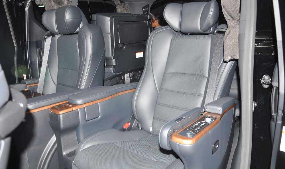 Profil All New Alphard dan All New Vellfire