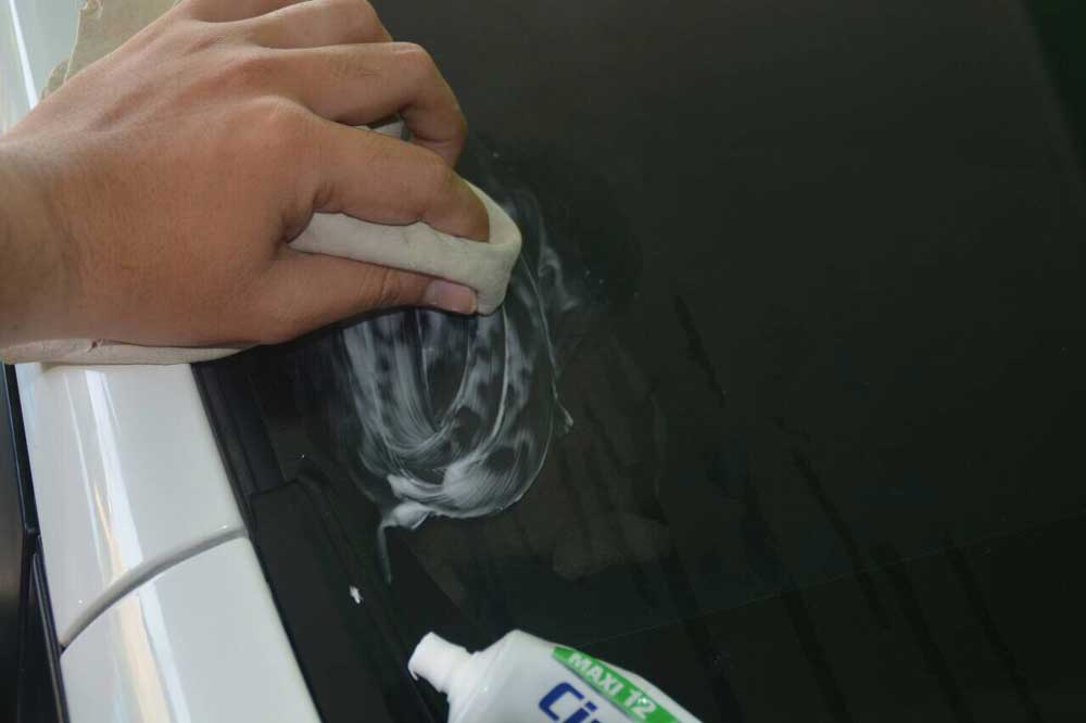 Usir Jamur di Kaca Mobil, Solusinya Bisa Pakai Pasta Gigi 