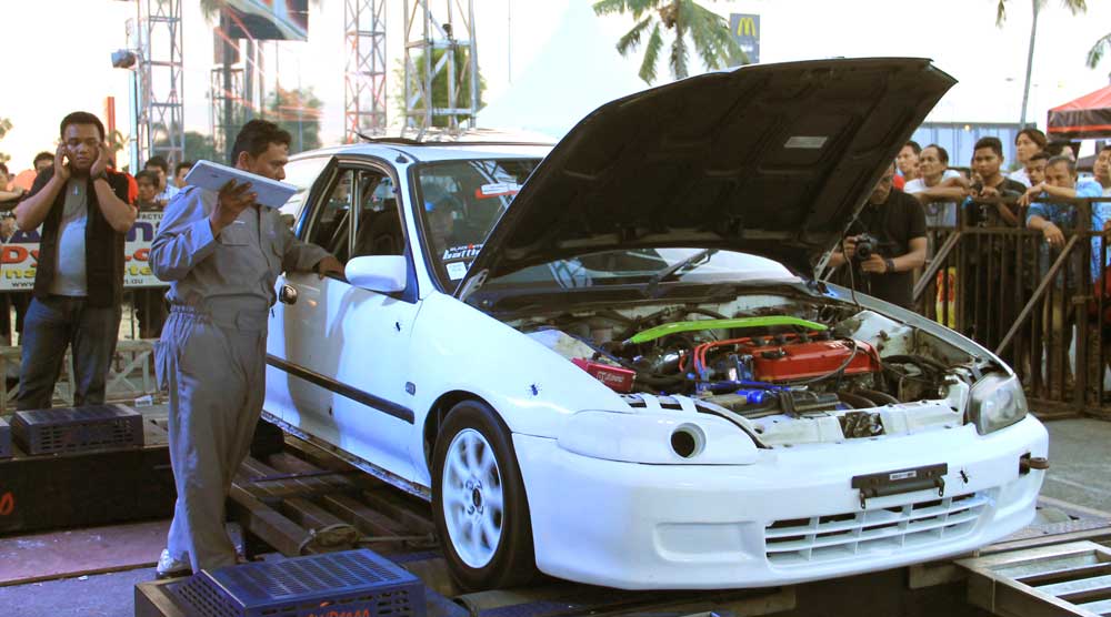 Kompetisi Modifikasi BlackAuto Battle Sambangi Manado