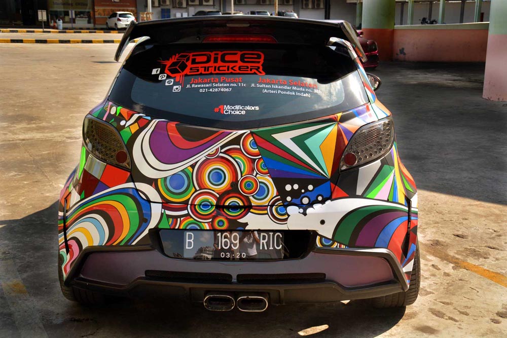 Mazda2 2010, Tampil Memukau dengan <i>Full Color</i>  