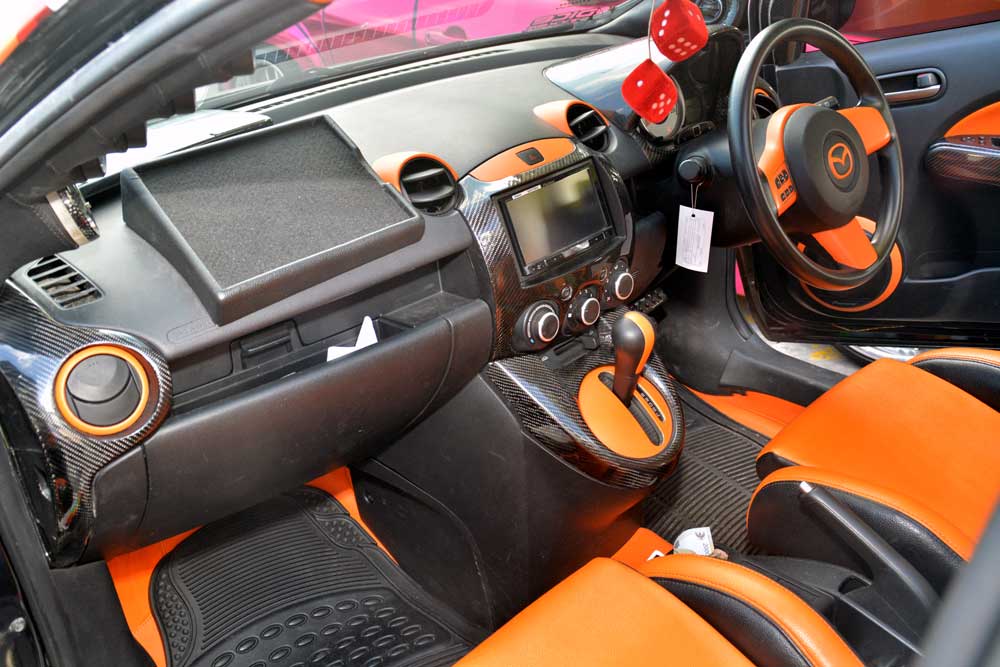 Mazda2 2010, Tampil Memukau dengan <i>Full Color</i>  