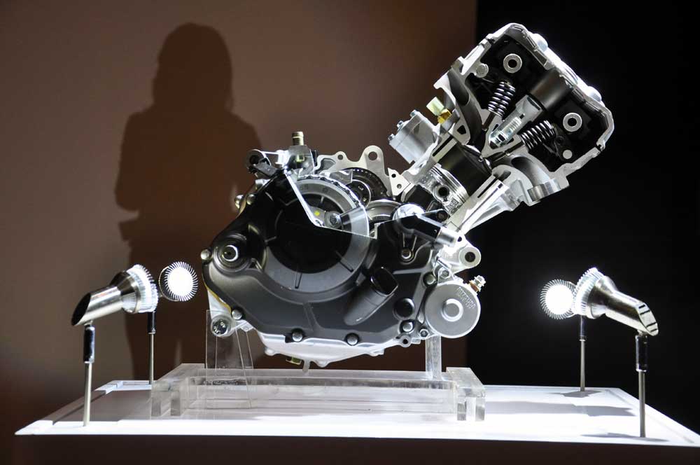 New Honda Sonic 150R, Ayam Jago yang Lincah Menari  