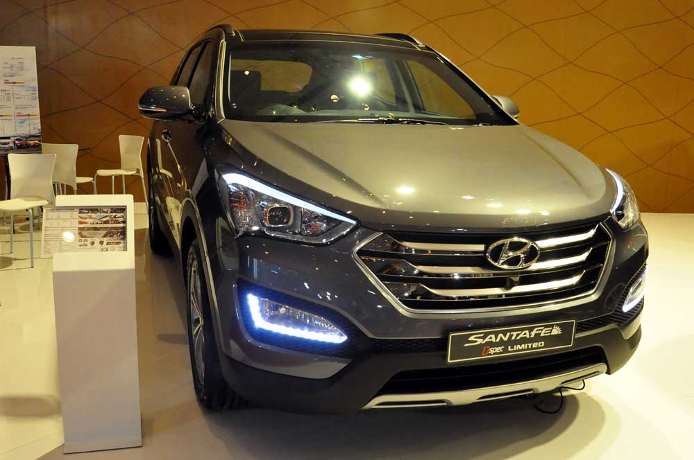 Hyundai Hadirkan Santa Fe D-Spec Limited Edition di JAS