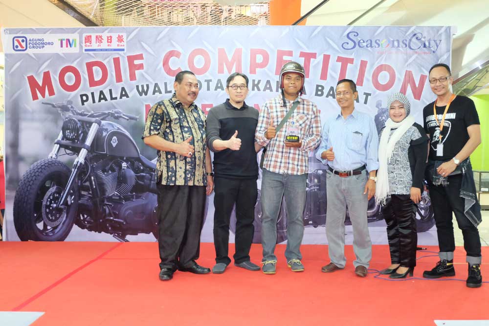 Unik, Kontes Modifikasi Motor ini Berlangsung di Mall