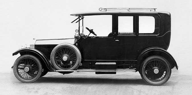 Hari Ini Rolls-Royce Rayakan Ulang Tahun Ke-110