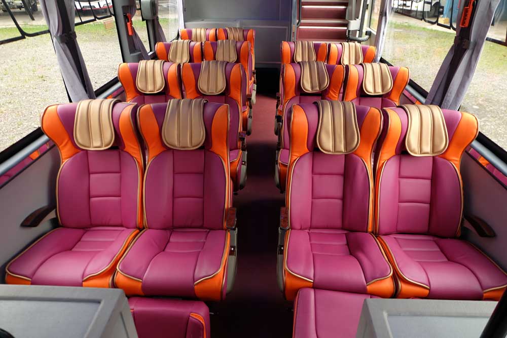 Kencan Singkat dengan Jetliner Double Deck RS