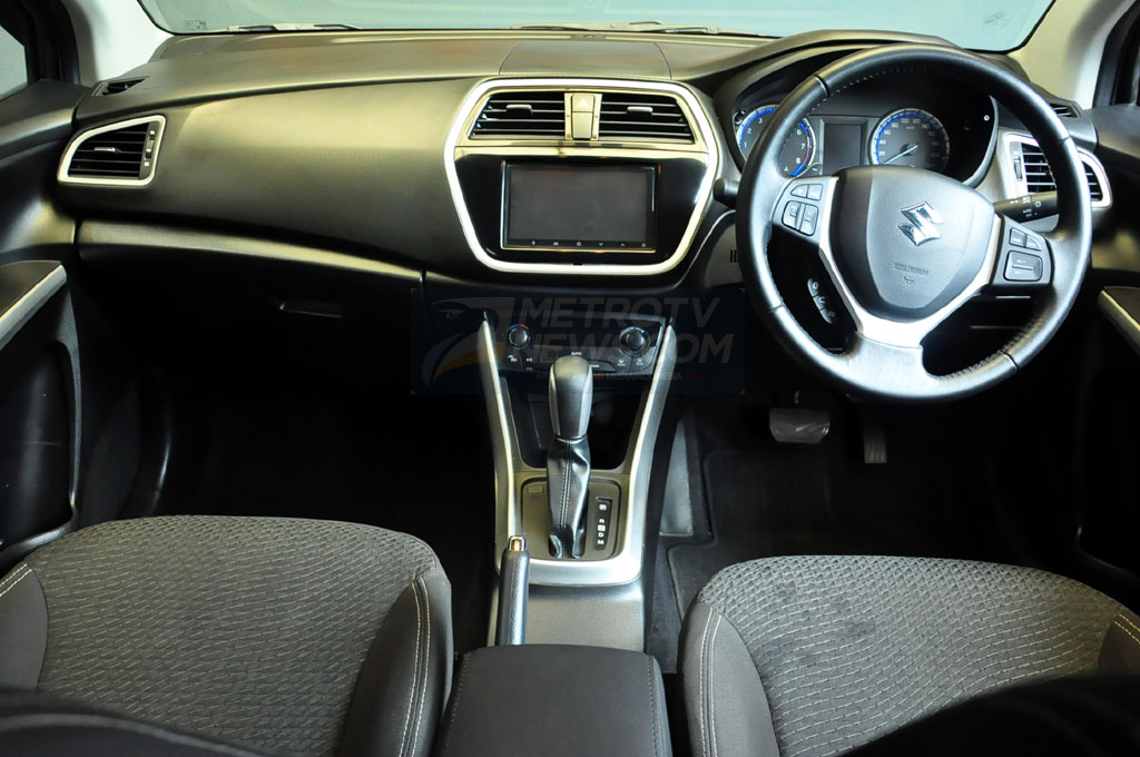Suzuki SX4 S-Cross, SUV Compact Berlimpah Fitur