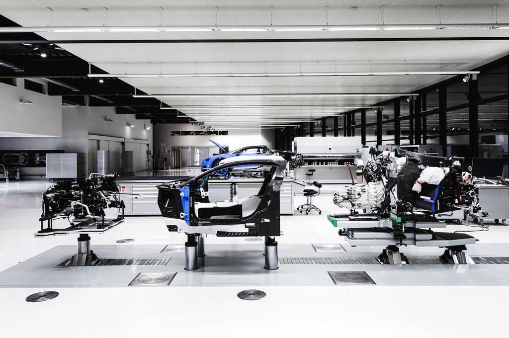 Mengintip Proses Pembuatan Bugatti Chiron