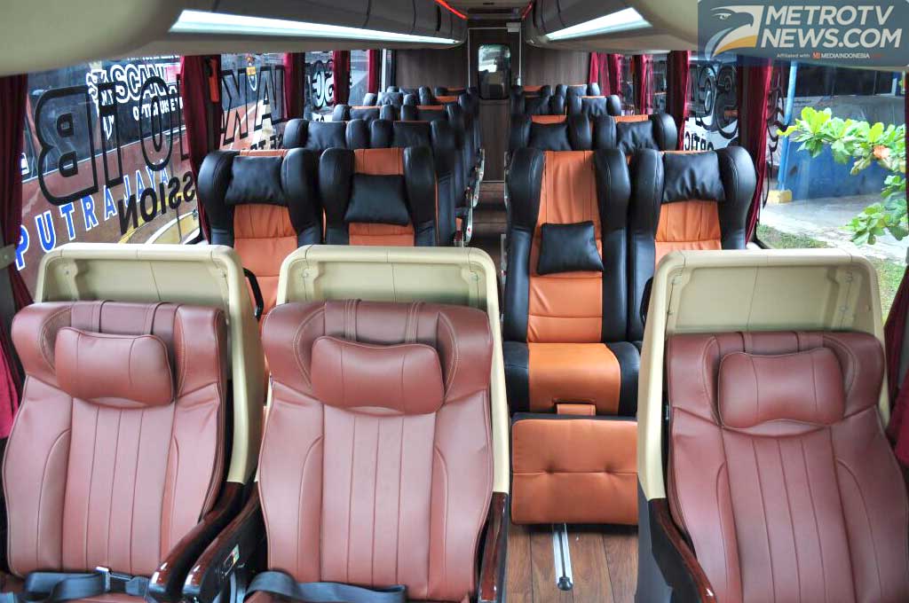 Putra Jaya Pelopori Bus Tiga Axle di Timur Indonesia