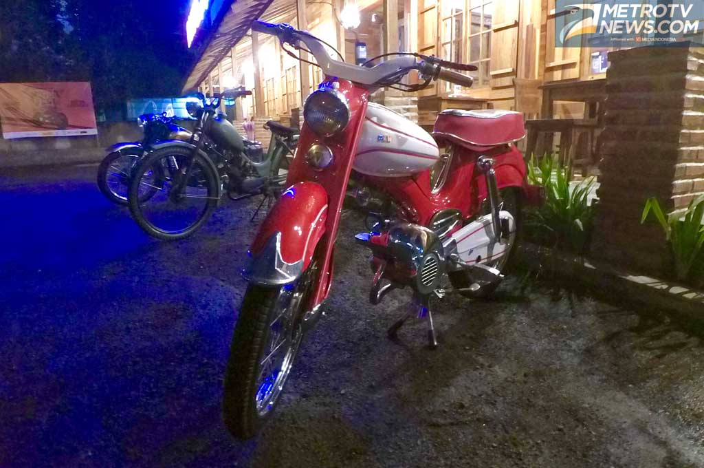 Parade Motor Klasik, Riuhkan Car Free Day di Bekasi