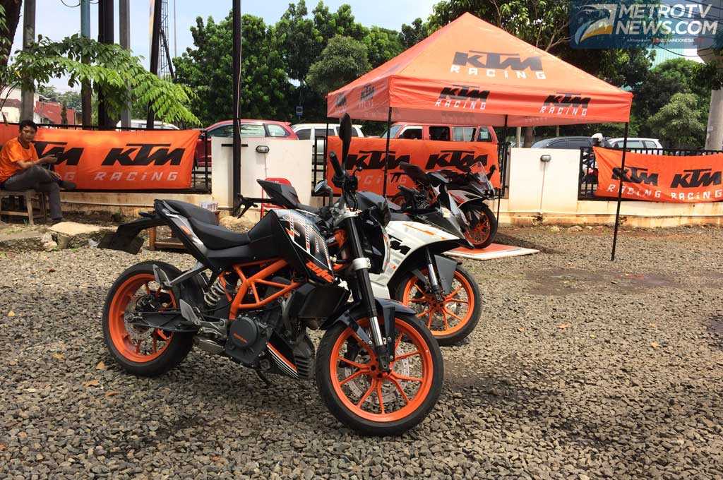 Parade Motor Klasik, Riuhkan Car Free Day di Bekasi