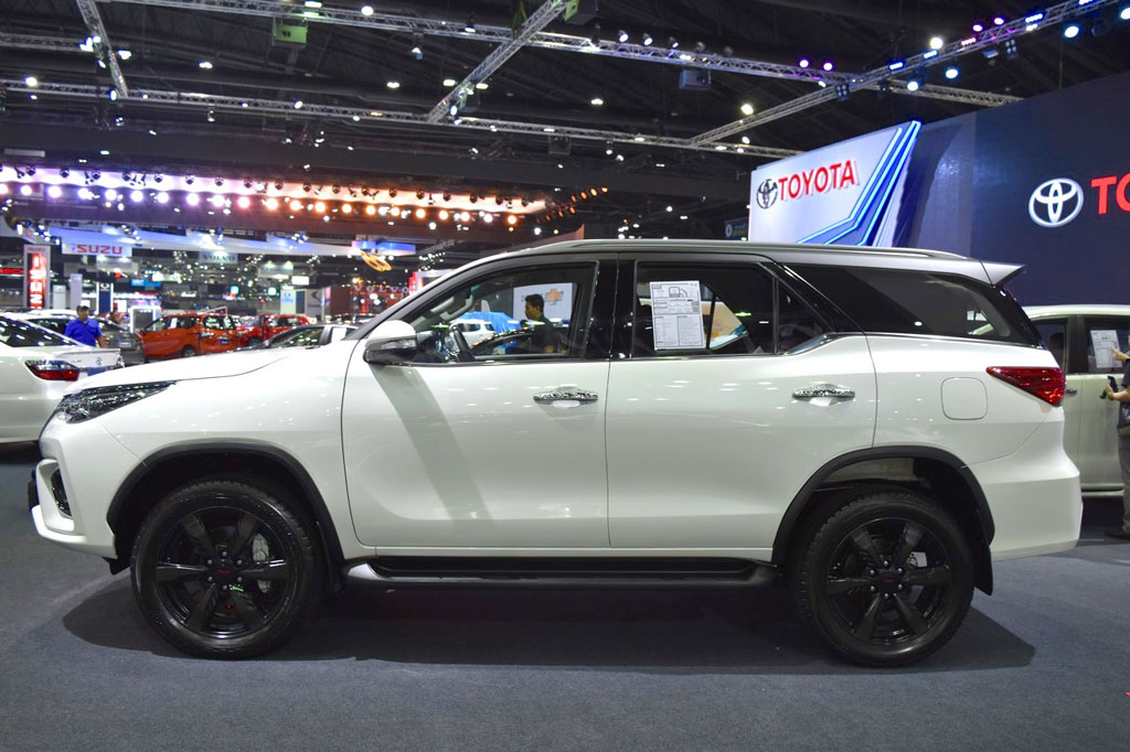All New Toyota Fortuner Tampil Agresif Bergaya TRD Sportivo