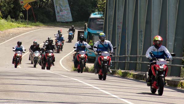 Puluhan Suzuki GSX-S150 Sukses Tempuh Ujian Berat 1.500 Kilometer