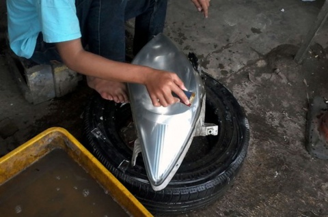 Usir Embun di Lampu Mobil, Sepele Tapi Sulit