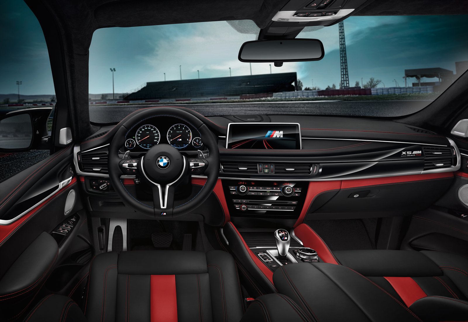 BMW X5 M dan X6 M Tampil Serba Hitam