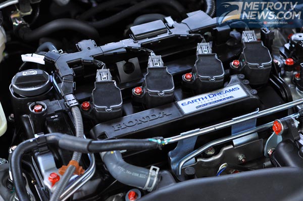 Susuri Malam Jakarta Pakai Civic Hatchback Turbo