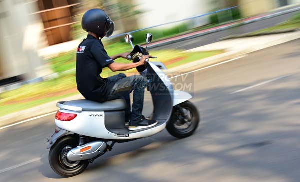 Menjajal Motor Listrik Legal Pertama, Viar Q1