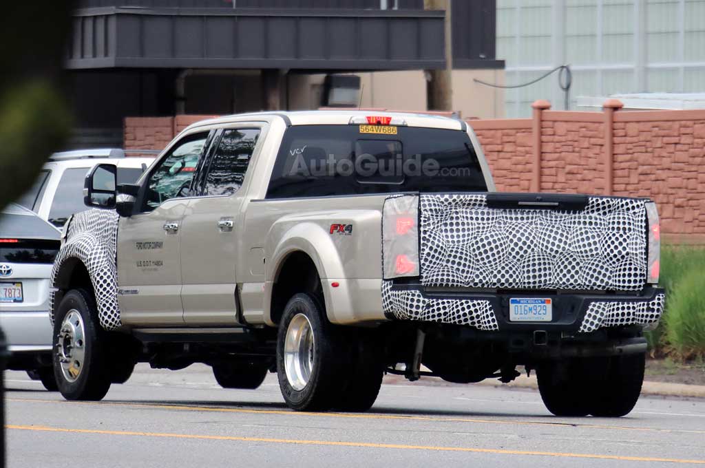 Ford Super Duty F-450 Anyar Lebih Gagah dan Bertenaga