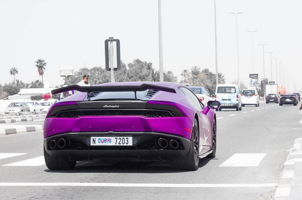 Lamborghini Huracan Garapan RevoZport, Cantik tapi Buas