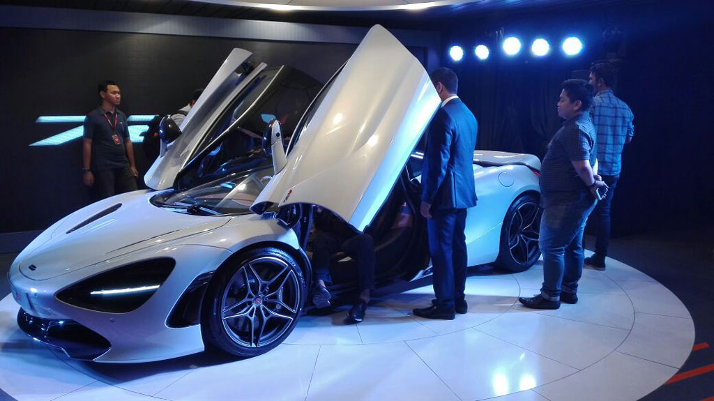 McLaren 720S Mulai Asapi Langit Indonesia