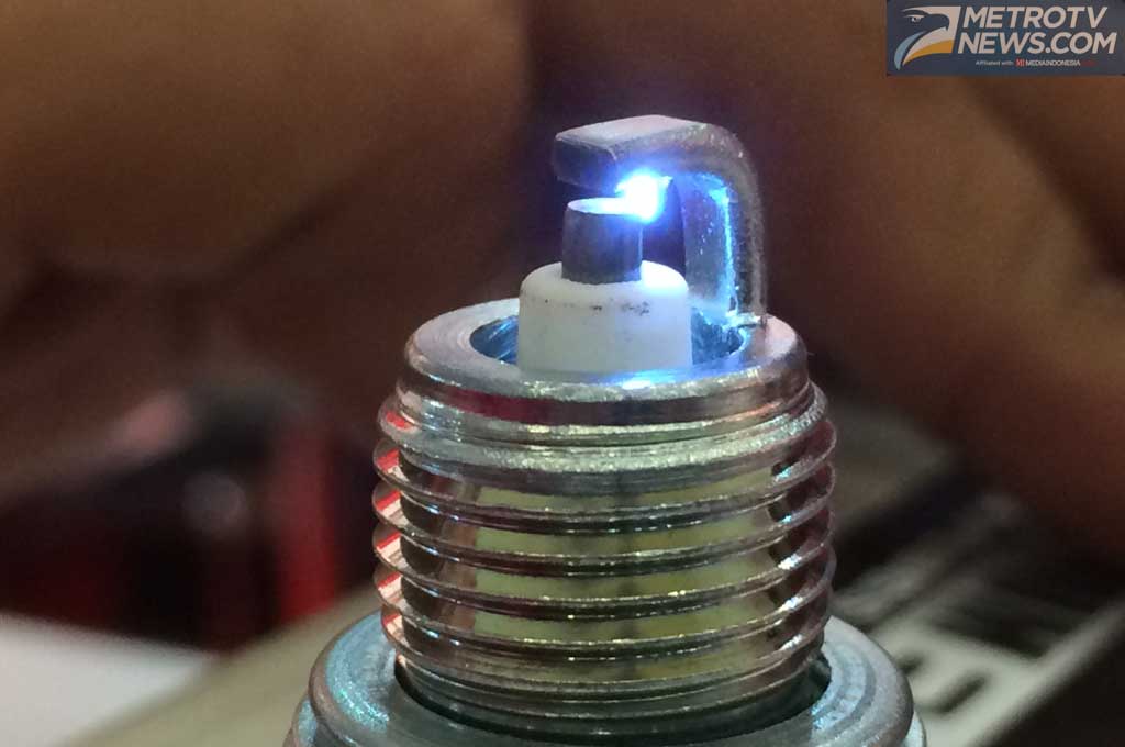 Pertama Pakai Bahan Silver, Busi Brisk Masuk Rekor Otomotif Indonesia