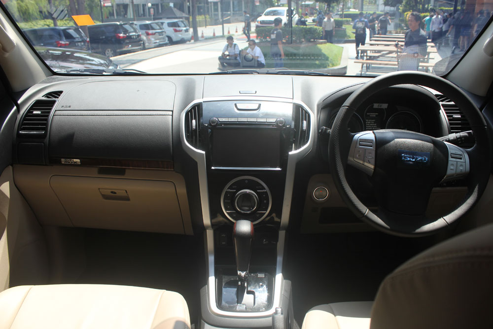 New Isuzu mu-X Tampil Lebih Agresif dan Lengkap Fiturnya
