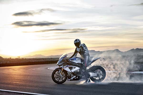 BMW HP4 Race, Jarak Tempuh Mesin hanya 5.000 KM