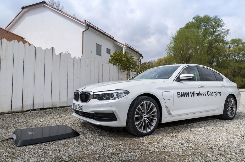 BMW Umbar Teknologi Pengisian Baterai Nirkabel