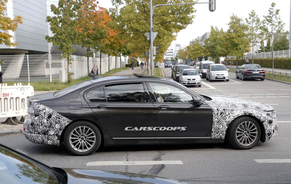 BMW Siapkan Seri-7 Baru Lampu Sipit