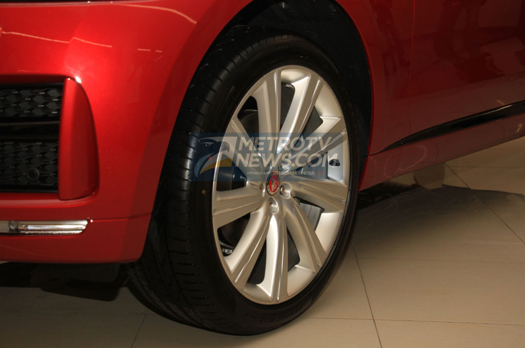 Jaguar Land Rover Patenkan Teknologi Peramal Cuaca