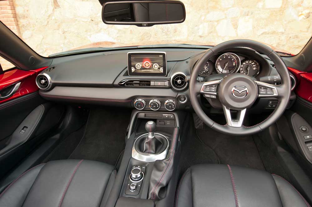 Mazda MX-5 Miata Kini Bisa Dipesan, DP Rp10 Juta.