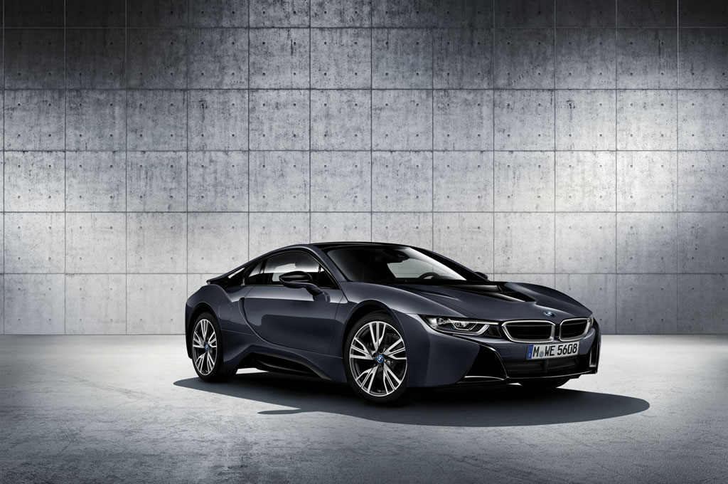 100 Tahun BMW Siap Mainkan Mobil Listrik