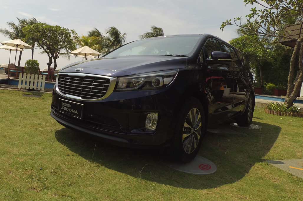 Jajal Tiga Mobil Keren Kia di Ancol