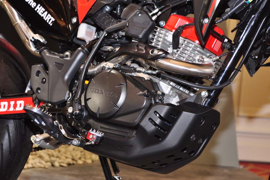 Pakai Injeksi dan Pendingin Udara Kelebihan All New CRF150L