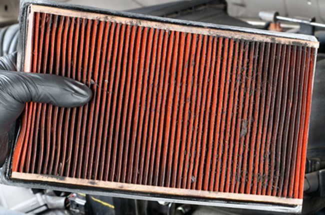 Telat Ganti Filter Udara Mobil, Performa Mesin Bisa Turun