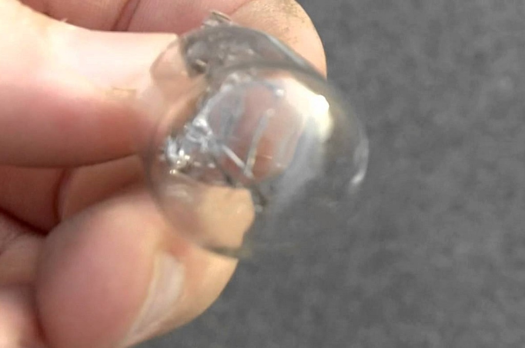 Dua Penyebab Umum Lampu Rem Mobil Mati