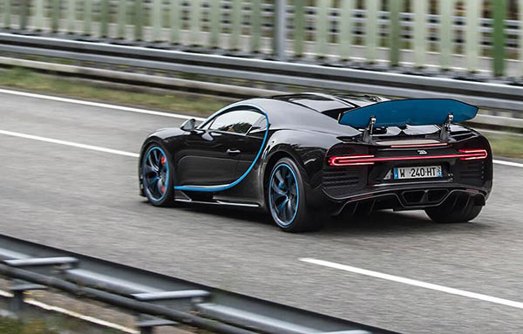 Bugatti Chiron максимальная скорость