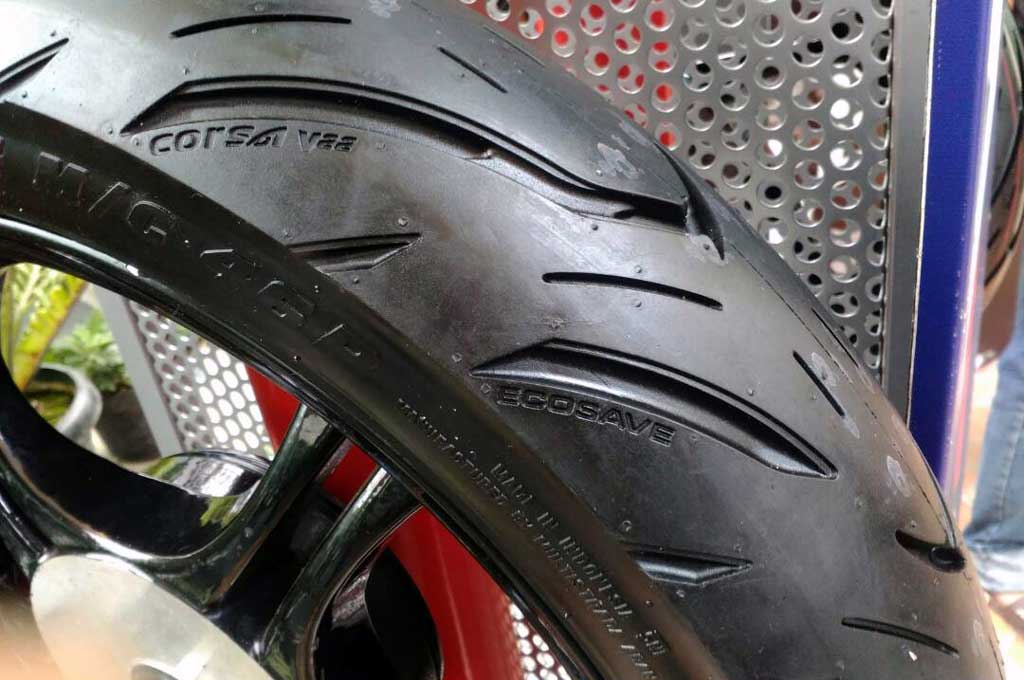 Kapan Waktu Tepat Mengganti Ban Motor?