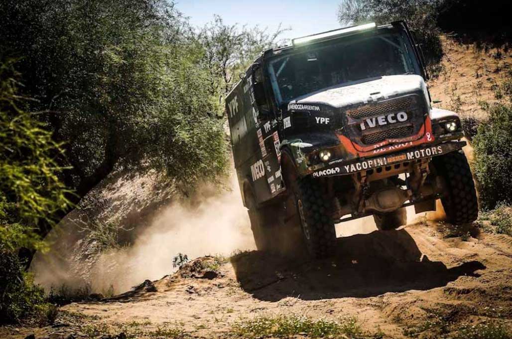 Beda Sedetik, Nikolaev Tertolong Mundurnya Villagra