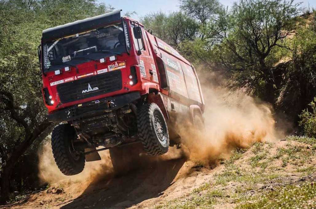 Beda Sedetik, Nikolaev Tertolong Mundurnya Villagra