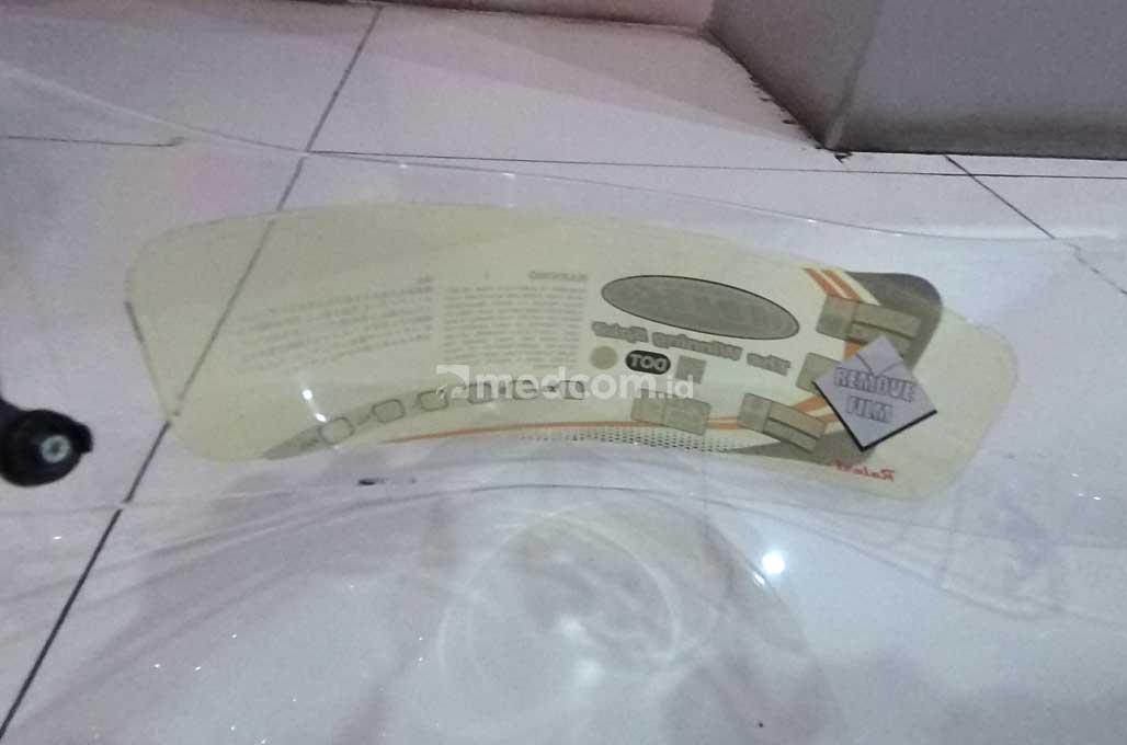 Pasang Pinlock Helm, Jangan Lupa Cabut Film