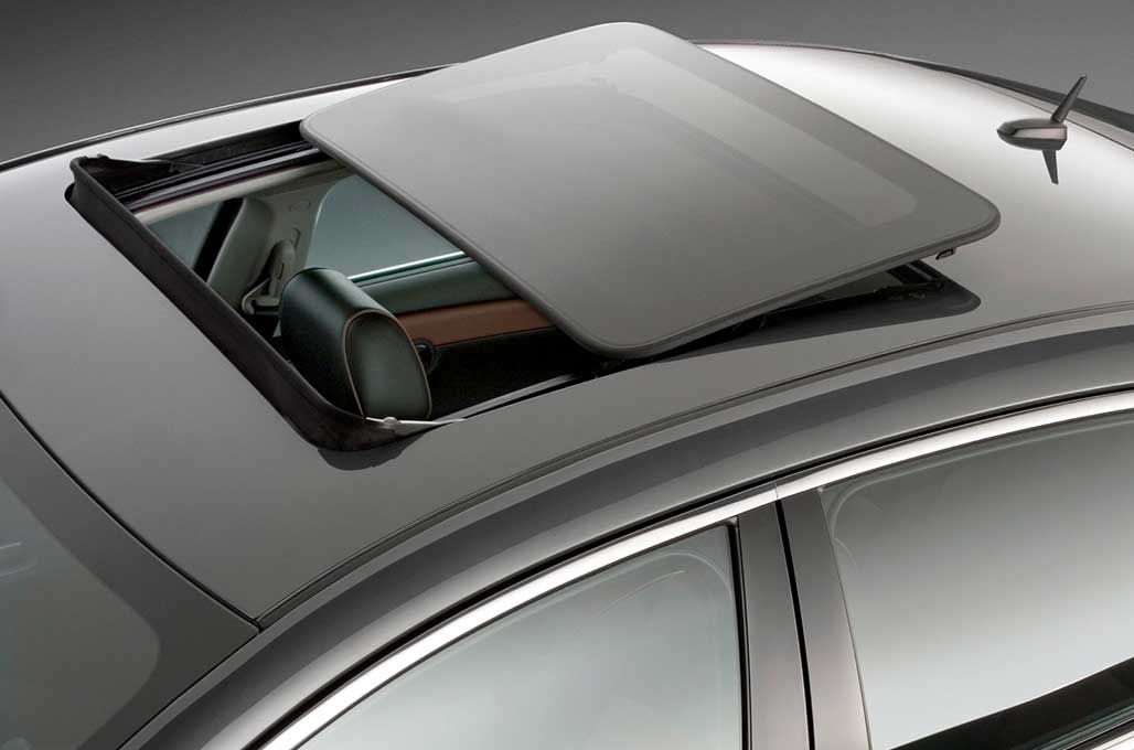 Cegah Panas, <i>Sunroof</i> Wajib Pakai Kaca Film