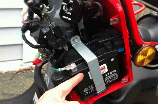 Penyebab Umum Pendeknya Usia Aki Motor - Medcom.id