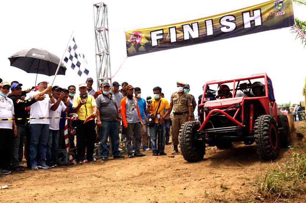 Adu Skill ala Offroader di Trek Baru BXC