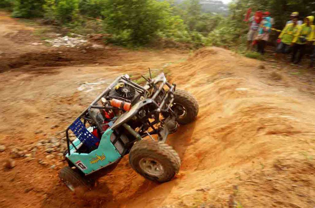 Adu Skill ala Offroader di Trek Baru BXC