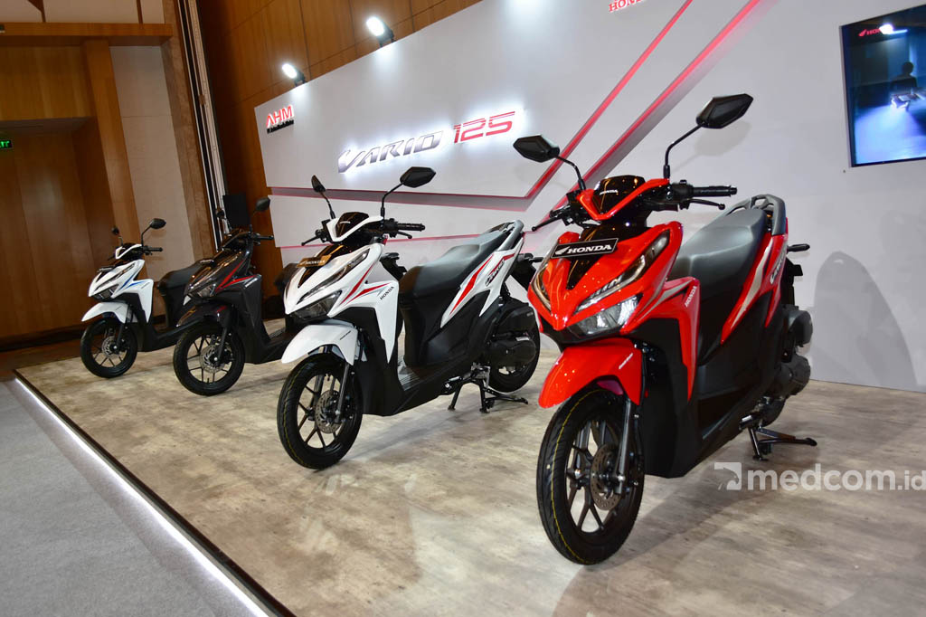 Yamaha Lexi vs Honda Vario 125, Mana Lebih Unggul?